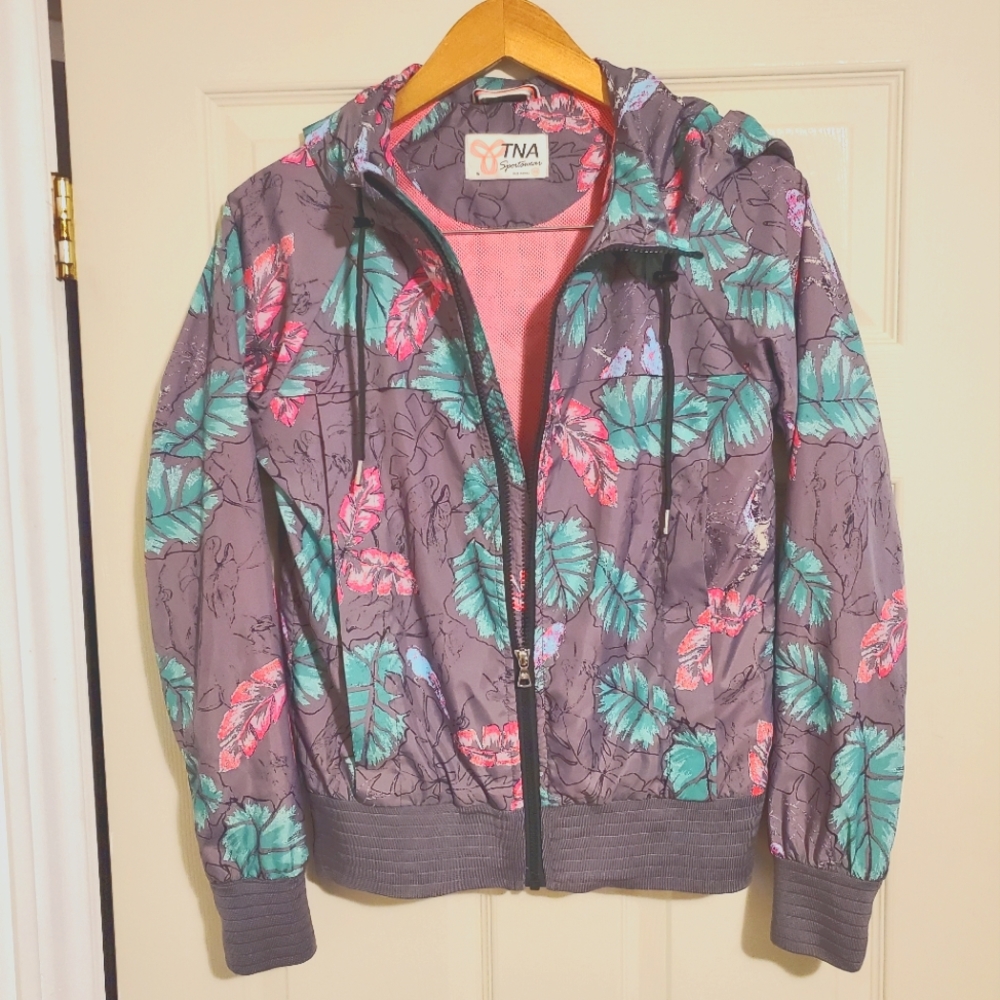 Aritzia TNA Sportswear Windbreaker
